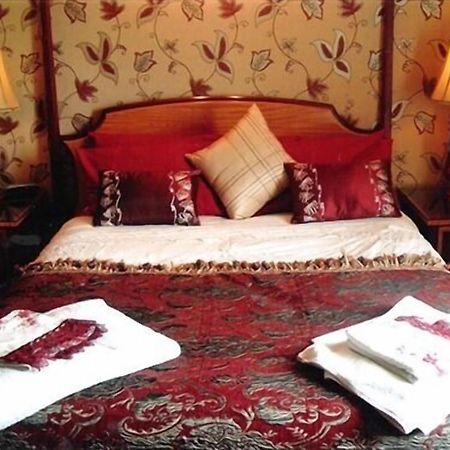 Emerald Guest House EDI Buitenkant foto