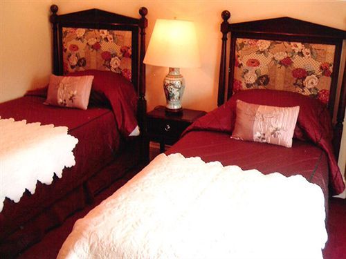 Emerald Guest House EDI Buitenkant foto